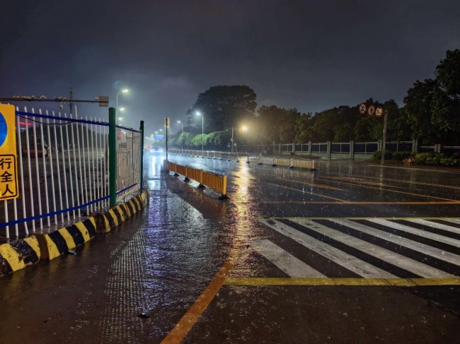 雨夜守“城”——福州建平路项目筑牢汛期安全防线